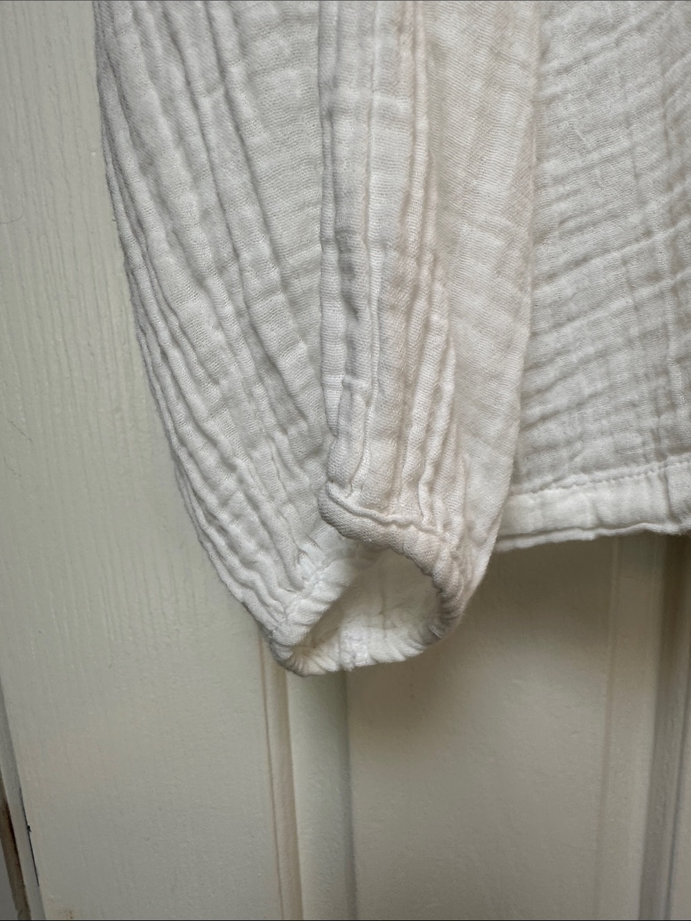 9 Seed White Gauze Button-Front Blouse - Picture 4 of 6